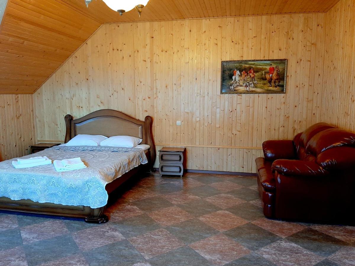 Заміський Комплекс Grand Prix Hotel Tsyurupynsk Ngoại thất bức ảnh
