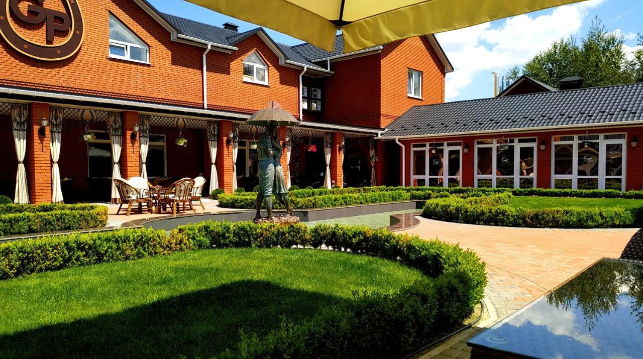 Заміський Комплекс Grand Prix Hotel Tsyurupynsk Ngoại thất bức ảnh